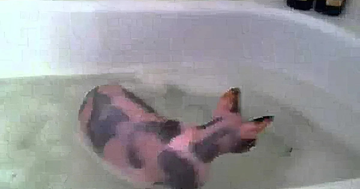 This Kitty Loves Taking Long Baths Just as Much as I Do!