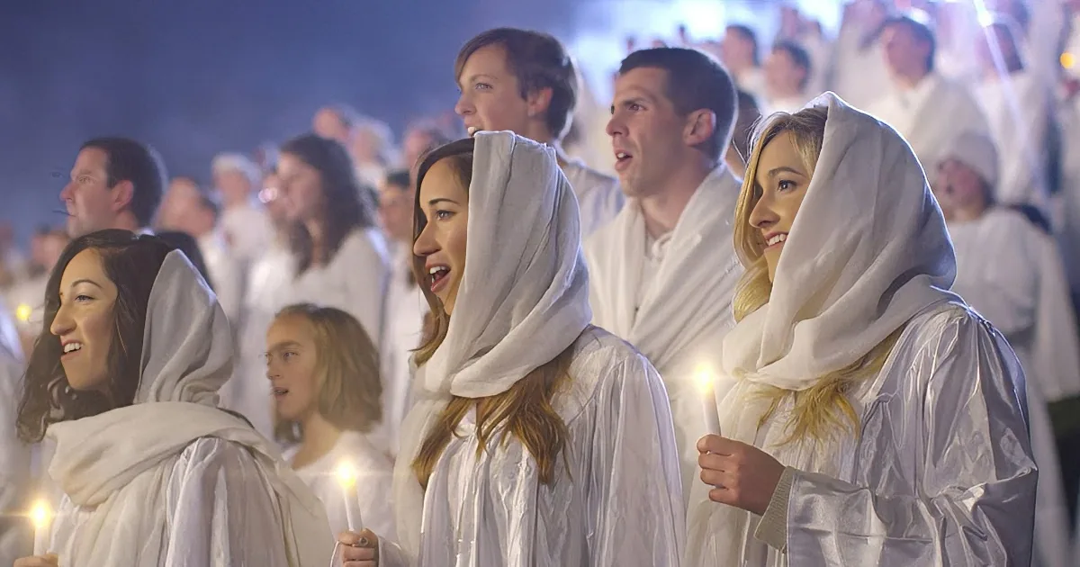 Over a Thousand People Put on Amazing Record-Breaking Nativity Scene! Wow!