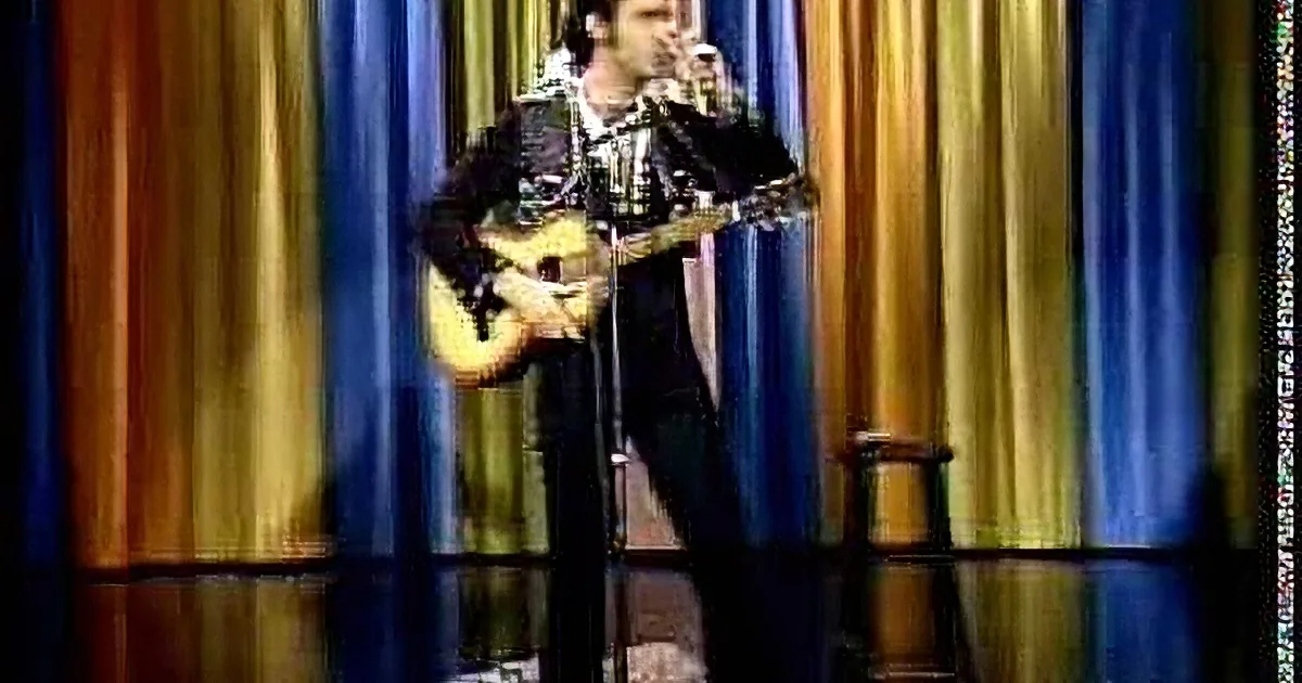 Andy Kaufman Came Onstage to Impersonate Elvis Presley. What He Did? I Can''t Stop Laughing!