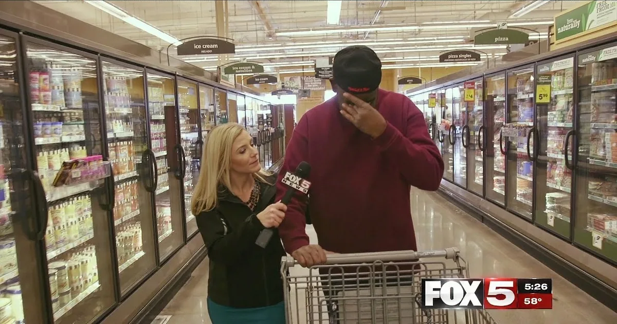 A Disabled Veteran Was Buying His Groceries When This Happened and We All Started Crying!
