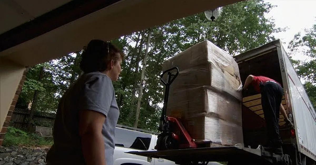 When I Found Why This Grandma Spent $40,000 on Postage Alone, I Dropped Everything to Help Her out! Wow!