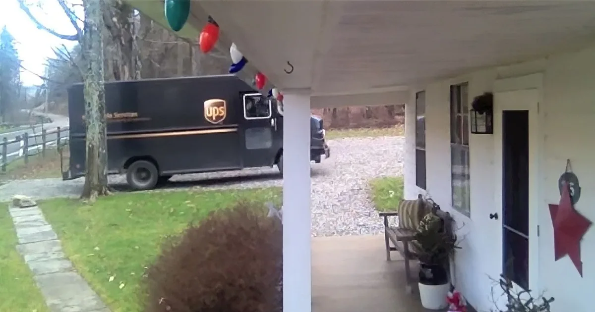 Ups Driver Caught on Camera Being Hilarious - He Really Enjoys His Job