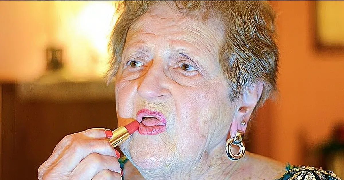 Grandma Puts on Some Makeup and Gives Some Tips About This. but Pay Attention to Her Face! LOL!