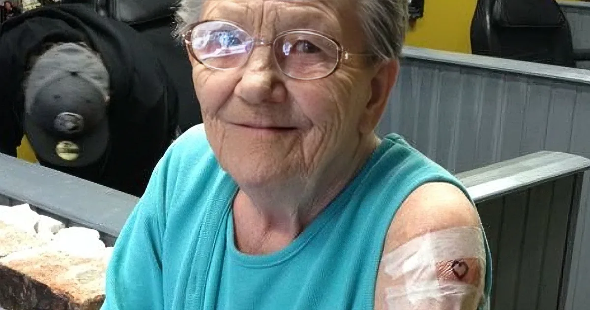 This Tenacious Elder Woman Ran Away From Retirement Home to Get a Tattoo! She''s so Cool!