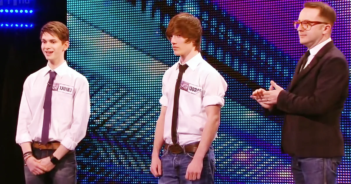 133 Boys Get Onstage and What They Do Gets Even Simon to His Feet