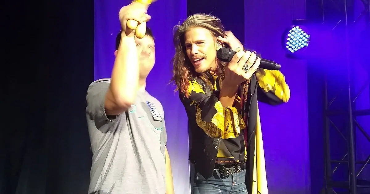 Superfan Ran Into Steven Tyler at the Store. What Happened Next? My Heart Is Melting!