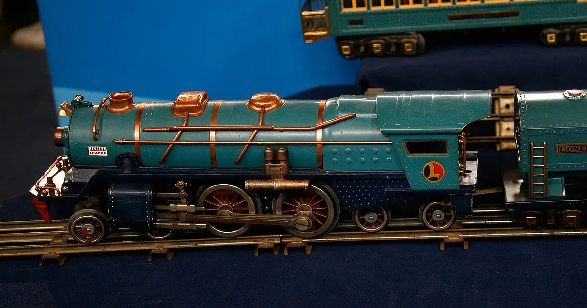 This Blue Train Set From 1935 Is Absolutely Stunning! No Wonder This Toy Is Worth so Much.