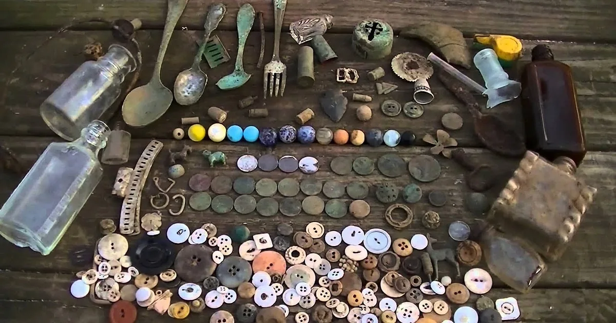 You''ll Never Guess How Much This Man Found While Exploring in an Abandoned School House!