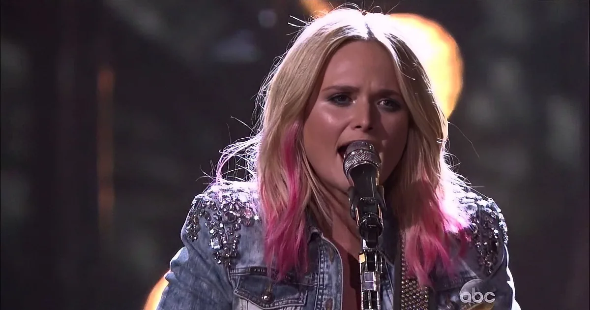 Miranda Lambert Brings Down the House With Emotional Performance of ''Bathroom Sink''