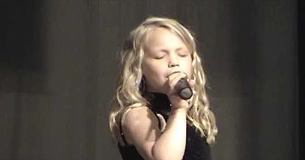 Little Girl Wows the Crowd With Performance of Randy Travis'' ''I Told You So''. Incredible!