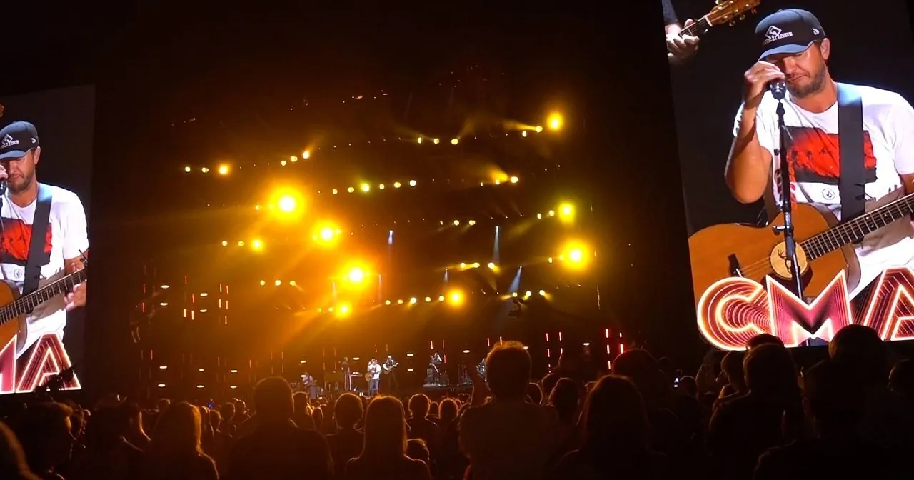 Luke Bryan Gets Emotional While Honoring Orlando Shooting Victims During 'Drink a Beer'