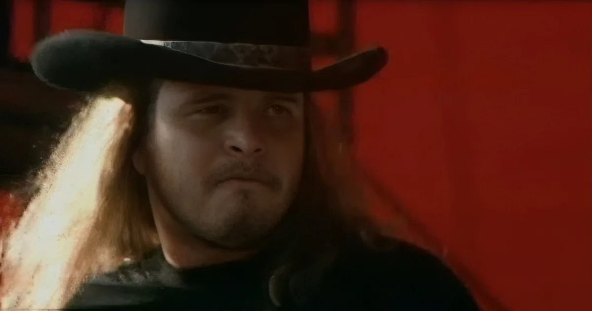 Lynyrd Skynyrd Entrances Audience With Their Debut Hit ''Gimme Three Steps''