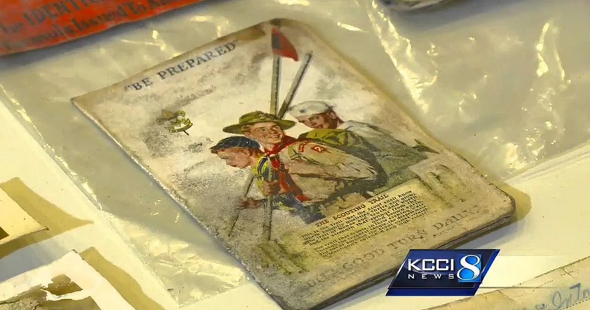 Workers in an Old Theater Came Across an Old Wallet Filled! You Won''t Believe What Was Inside!
