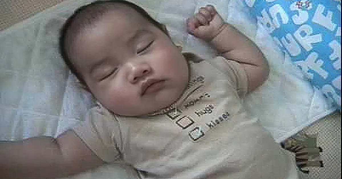Everybody Told Him It Was Impossible, so Recorded Himself Doing This to His Baby! OMG!