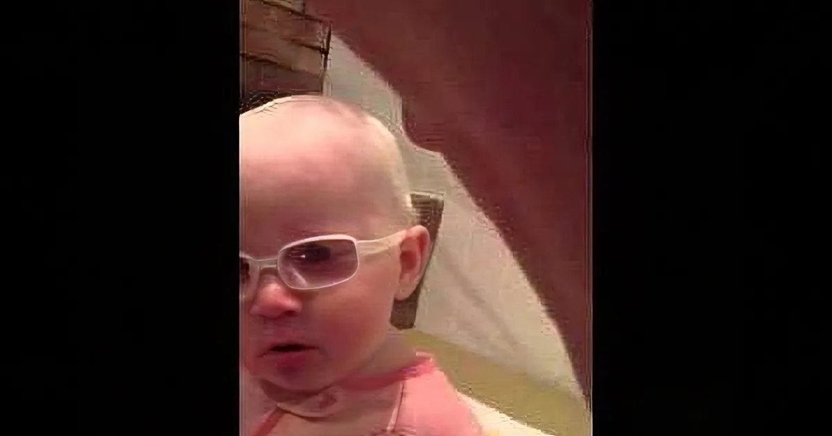 Mom Sang ''Amazing Grace'' to This Little Baby. Her Reaction? This Brought Tears to My Eyes!