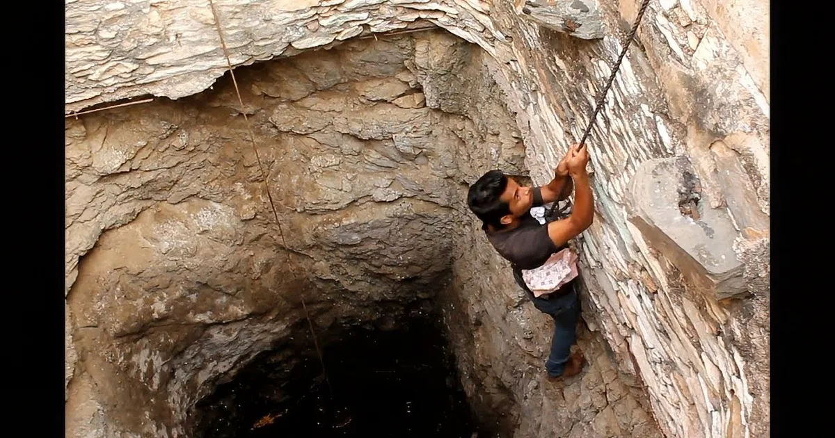 I Couldn''t Believe My Eyes When I Saw How They Rescued This Puppy From That Deep Well! OMG!