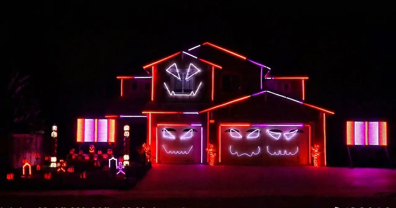 He Decorated His House for Halloween. but Nothing Prepared Me for This Unique Display! Wow!