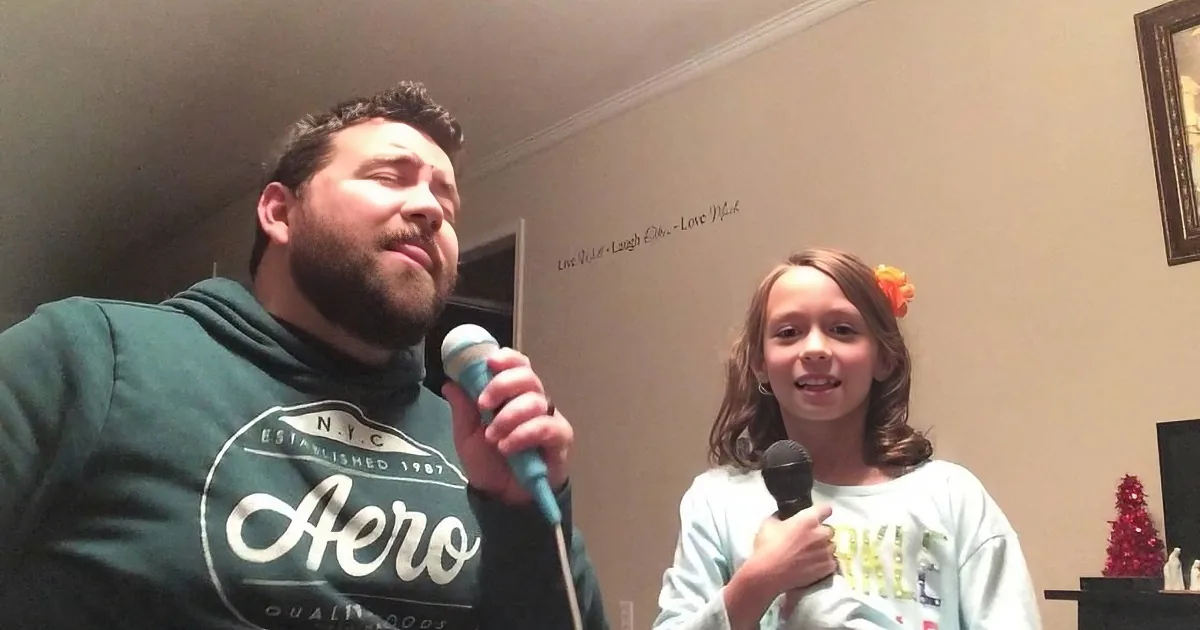 Watch This Daddy-Daughter Duo Record a Unique Christmas Medley! so Touching!