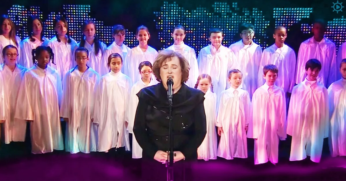 She Began Singing ''O Holy Night''. Now Watch What Happens When Those Kids Join In...