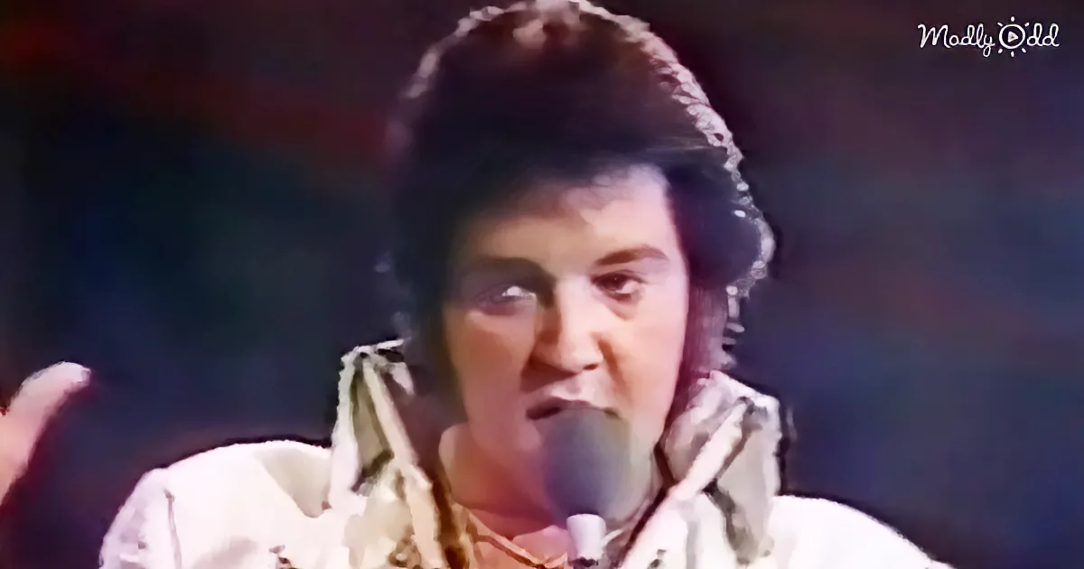 Elvis Settles Himself at Piano and Lets Loose With ''Unchained Melody''