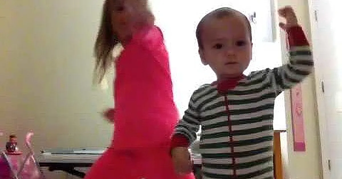 Five-Year-Old Bonds With 18-Month-Old Sister. the Result? the Most Hilarious Dance Session!