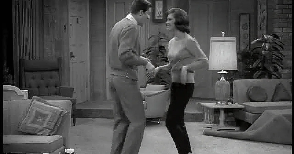Watch Mary Tyler Moore and Dick Van Dyke Cut a Rug in This Rare Vintage Clip