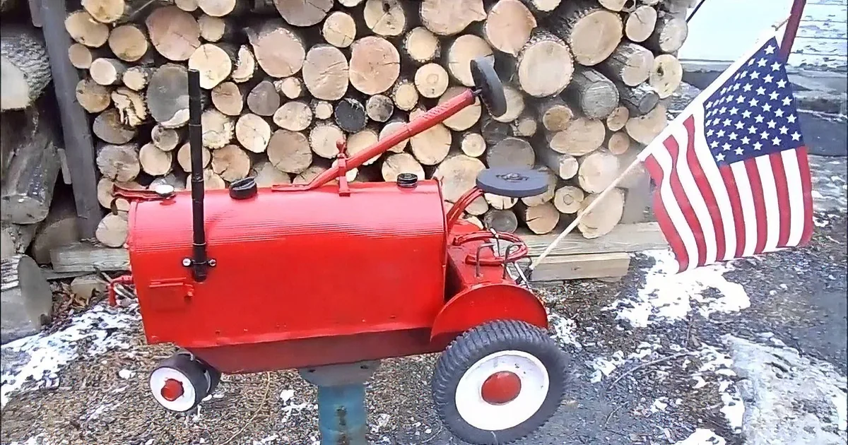 Man Takes an Old Mailbox Into His Workspace. I Couldn''t Believe What He Did to It.