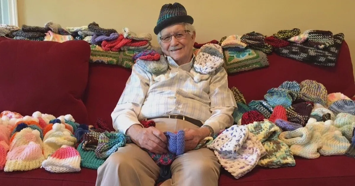 Eighty-Six-Year-Old Grandpa Crafts a New Passion! Adorably Warm Message Will Melt Your Heart!