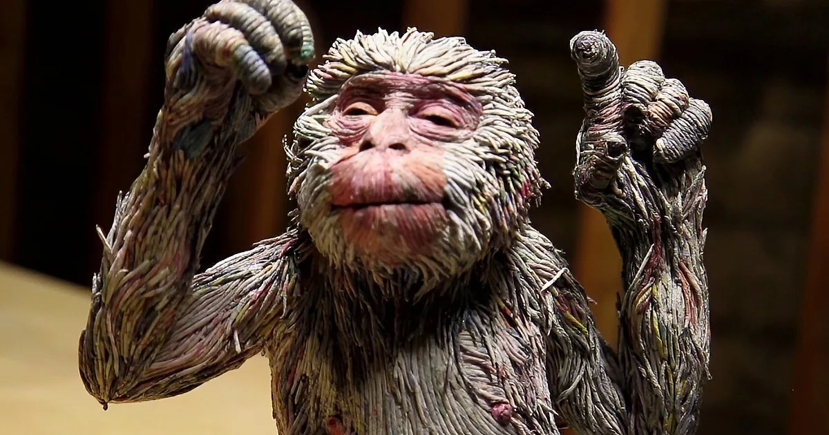 This Smart Artist Uses Newspaper Rolls and Creates Amazing and Crafted Animal Sculptures.