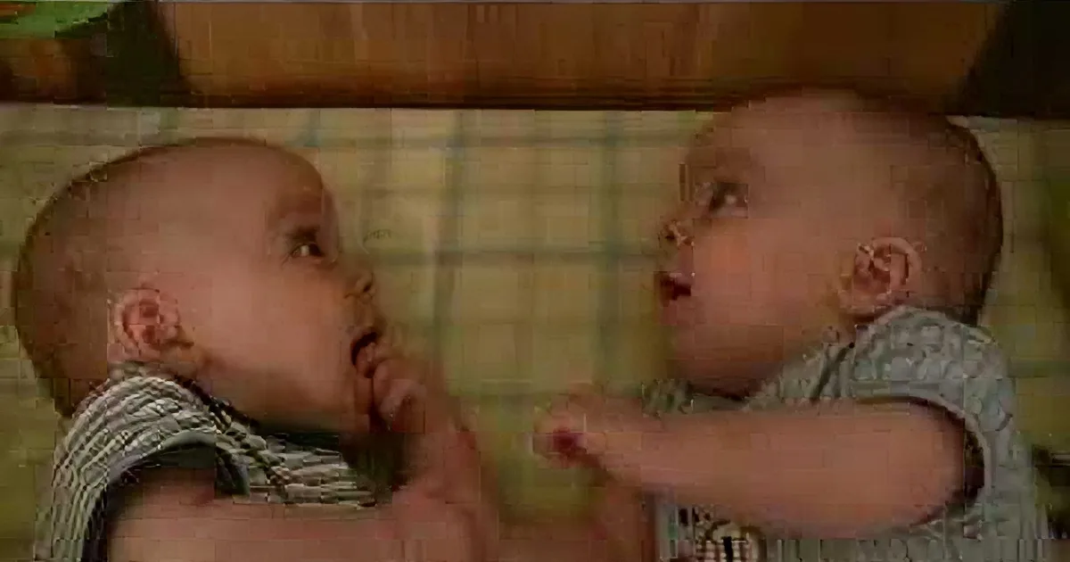 Twin Babies Lock Eyes in Crib and Can''t Stop Giggling. I Had the Same Reaction as They Did.