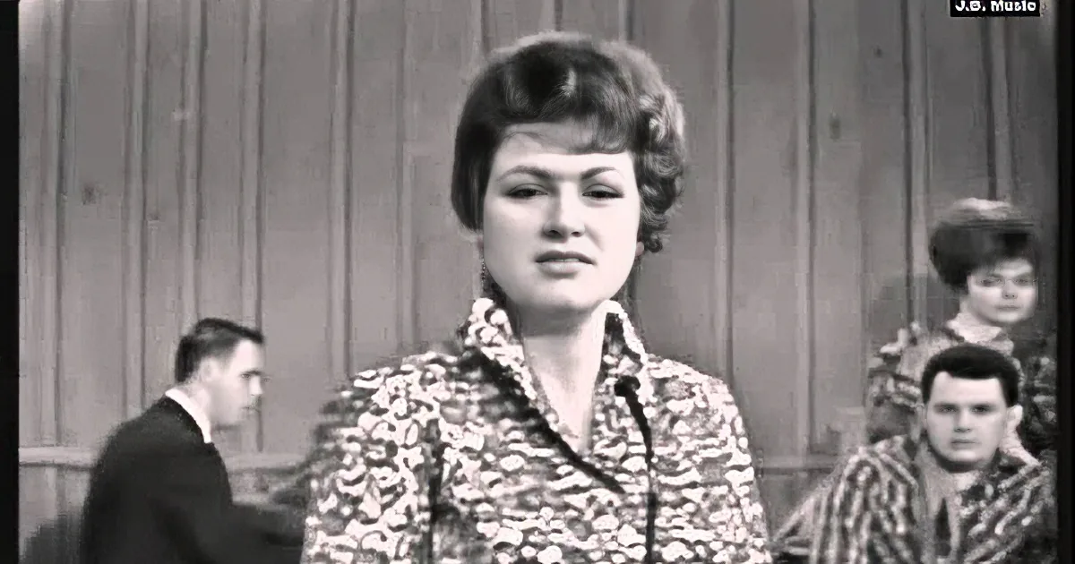 Rare Patsy Cline Footage Discovered: ''Leaving on Your Mind''