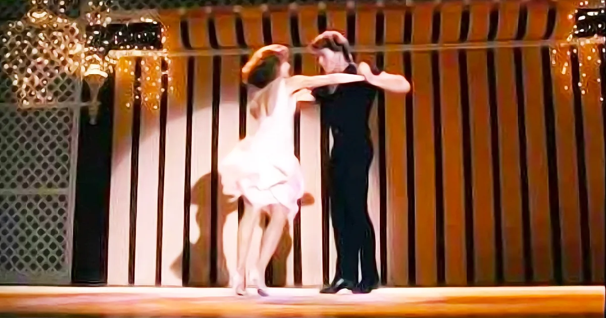 Johnny Pulls Baby on Stage and They Start ''Dirty Dancing''. It Was ''The Time of Their Lives!''