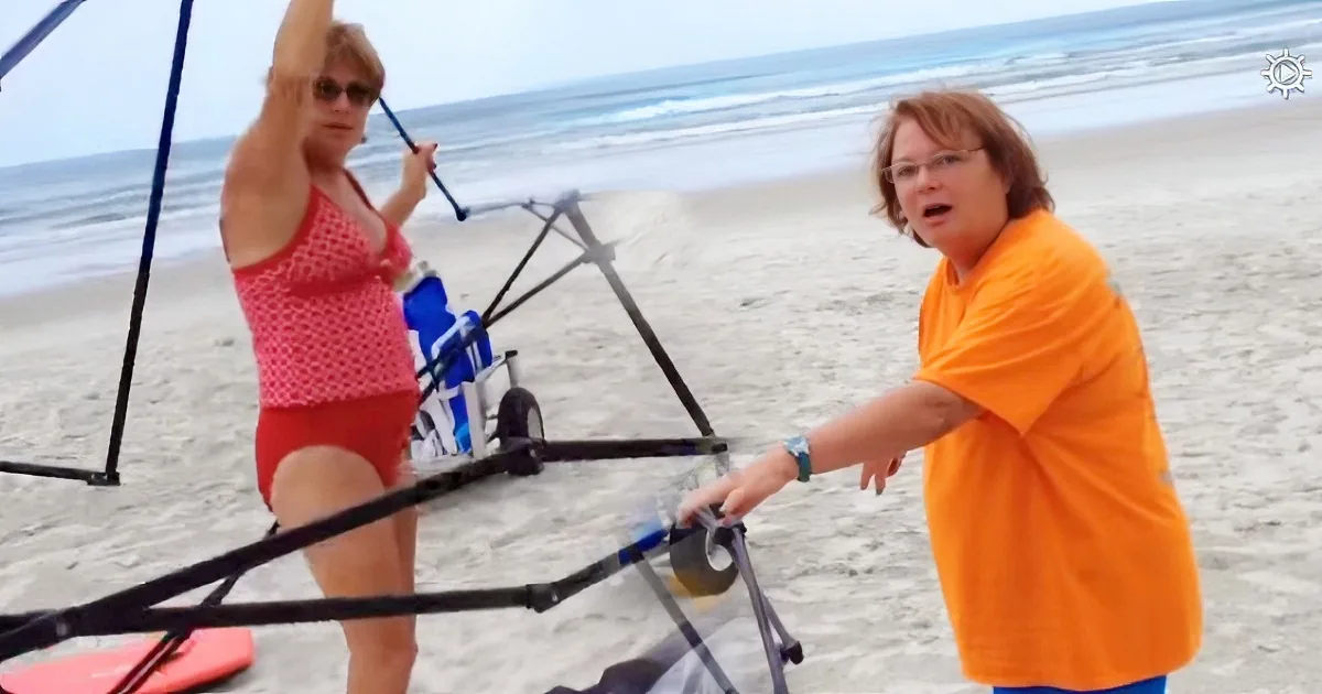 Dad Confronts 2 Women as They''re Stealing His Beach Equipment... Busted!