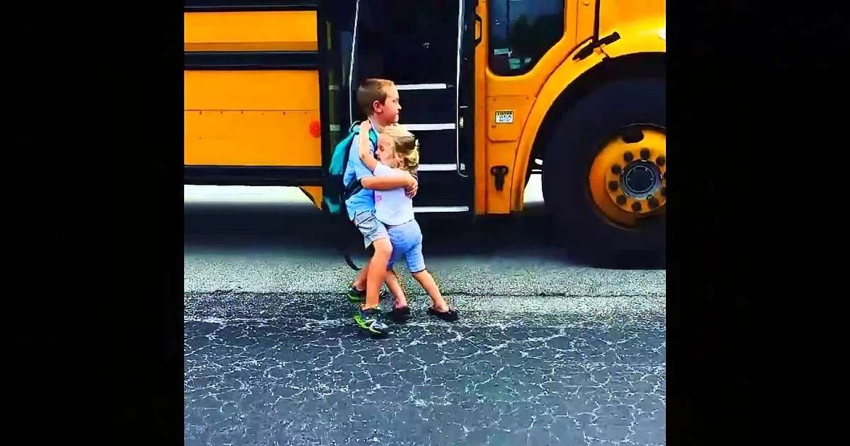Every Day When He Gets off of the Bus, His Sister Does the Most Adorable Thing