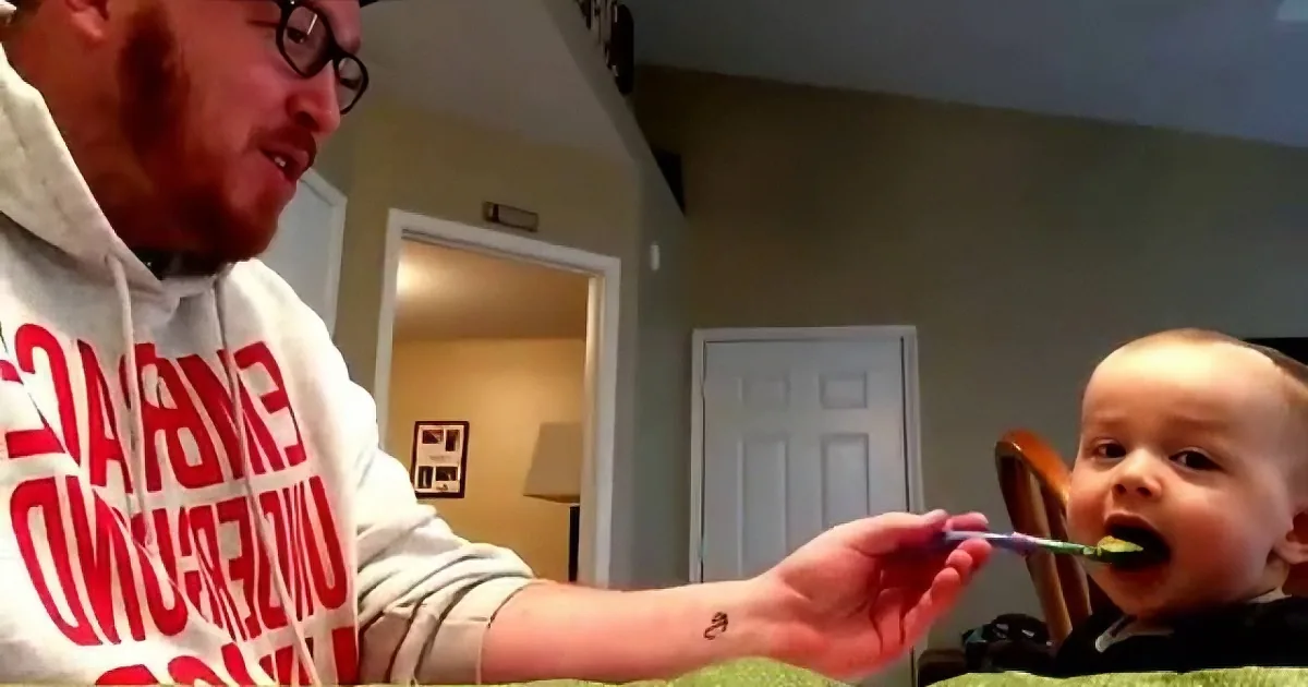 This Baby Hates Green Beans. Just Wait Till You See How His Dad Feeds Him! Hilarious!