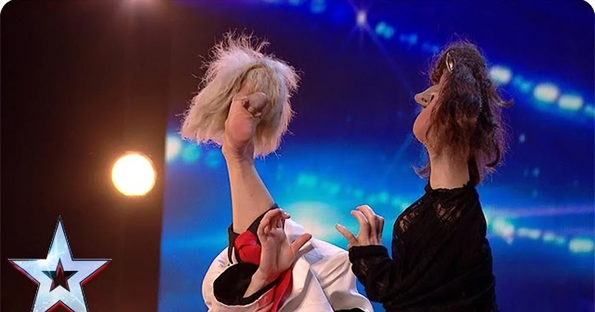 Everyone Was Excited to See the Puppets. but When She Lifted Her Legs & Did This Next? OMG!