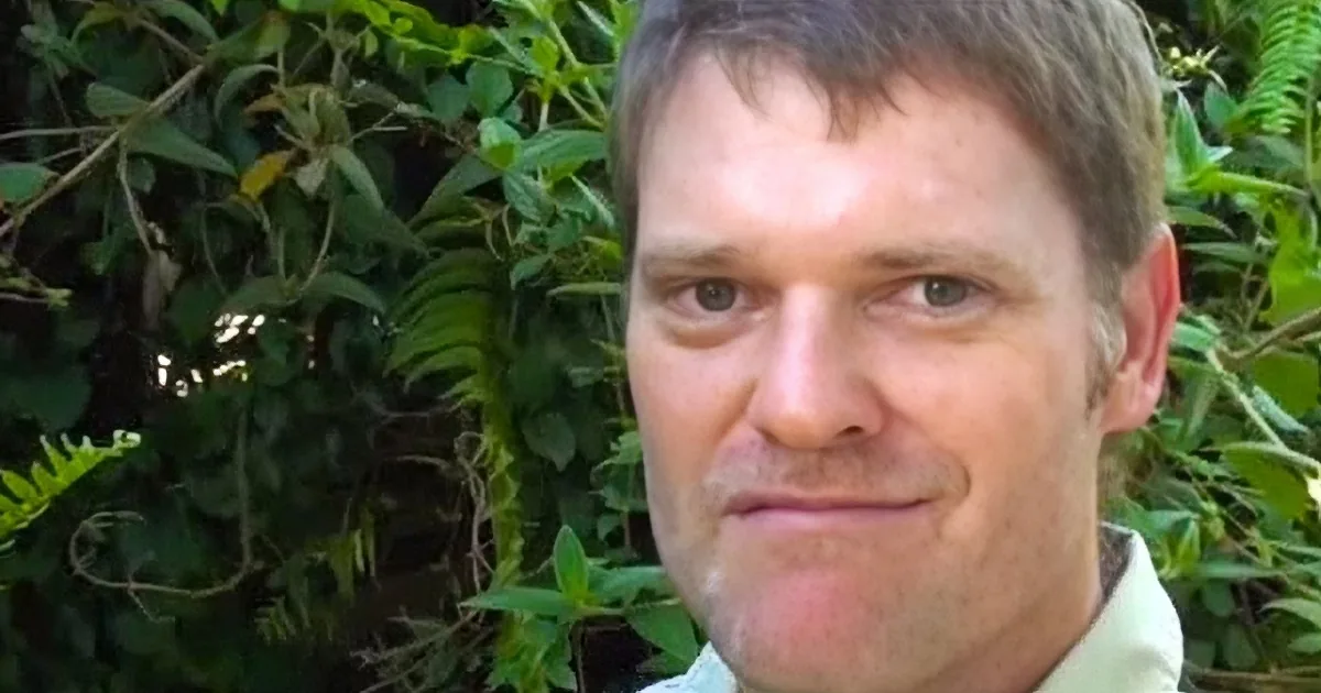 After Seeing What He Does to Those Pesky Ants, You''ll Never Hire Pest Control Again! Wow!