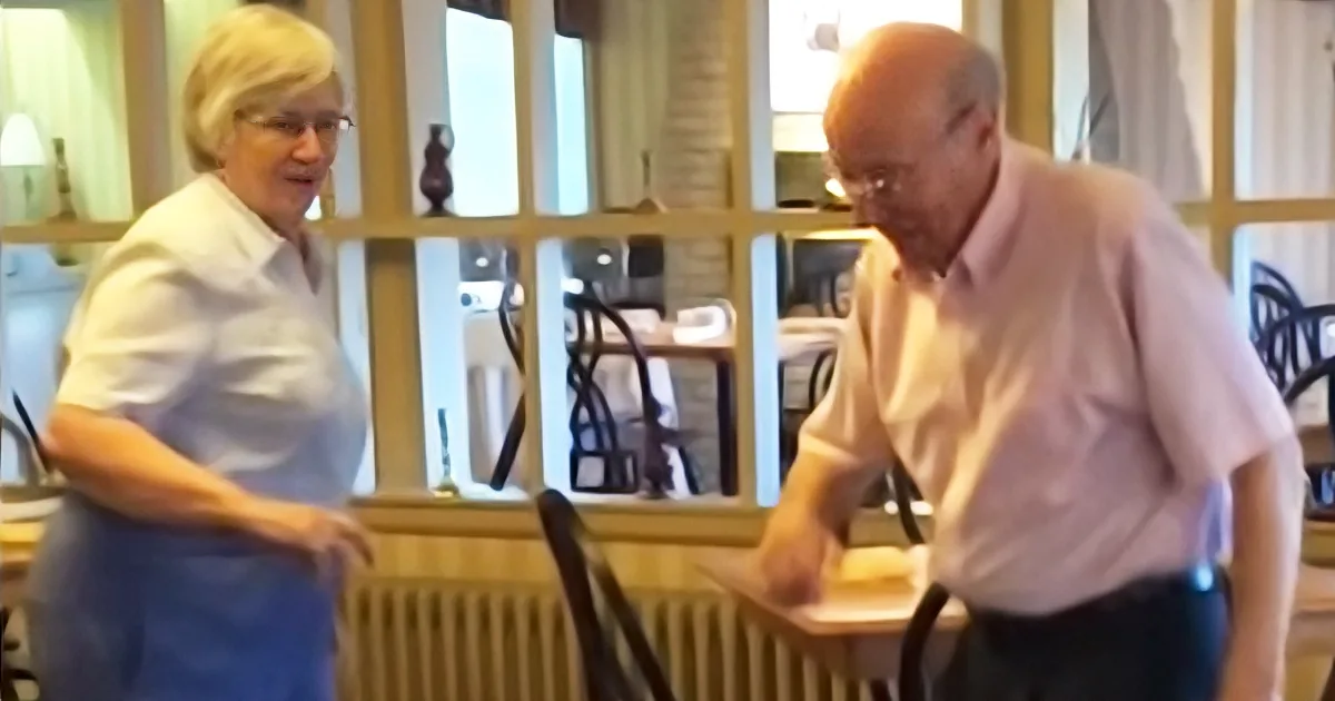Pair of Vacationing Seniors Hear Their Favorite Song. Soon They''re Busting out the Moves