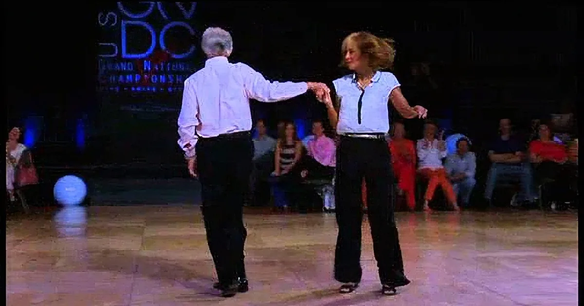 32 Yrs Ago They Met. but When They Start Dancing, You Won''t Be Able to Look Away! Wow!