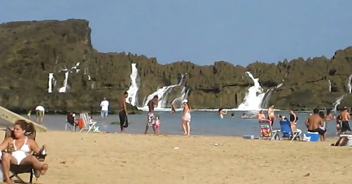It Seemed Like Just Another Normal Day at the Beach, but Everyone Is Left Breathless After 33 Seconds