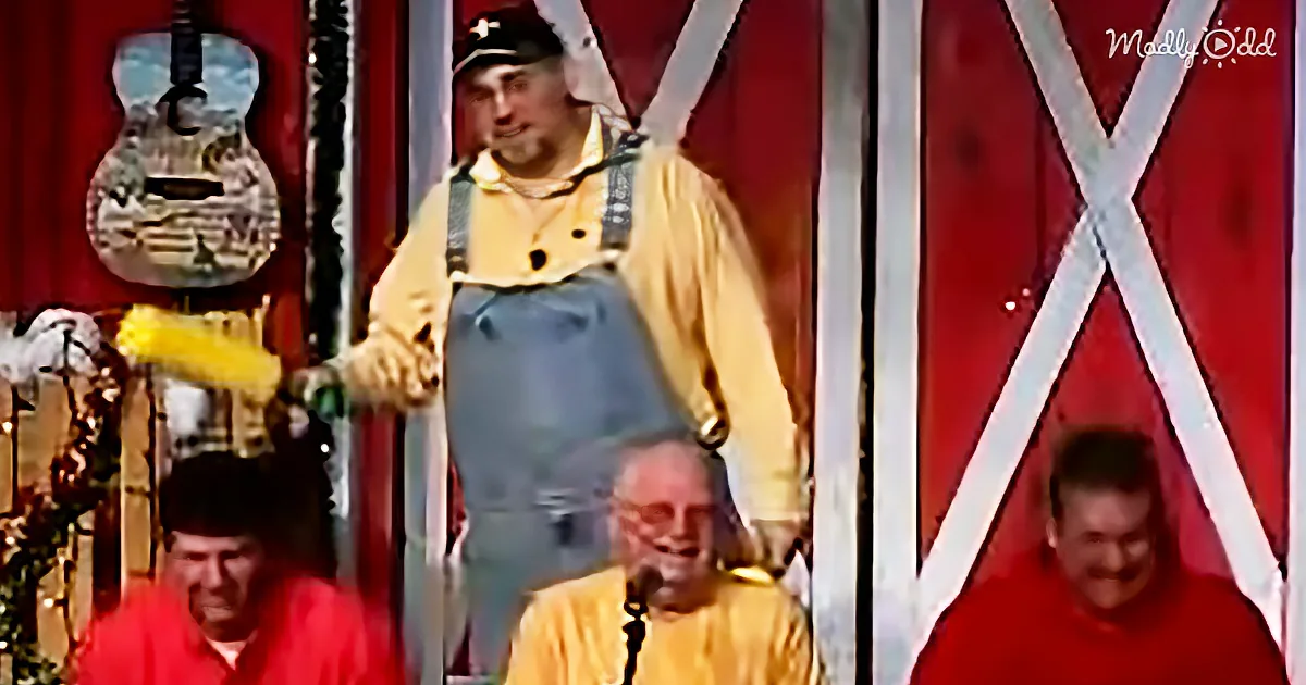 Man With the World''s Funniest Laugh Totally Steals the Show. Even the Comedian Breaks Down