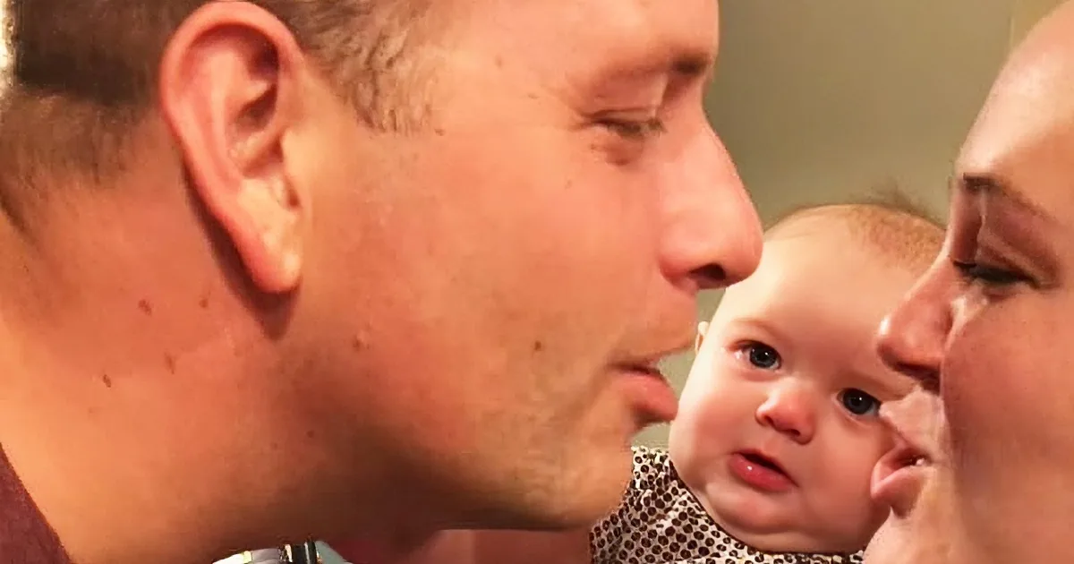 When Mom and Dad Smooch, Baby Girl Gets Jealous and Makes Priceless Faces