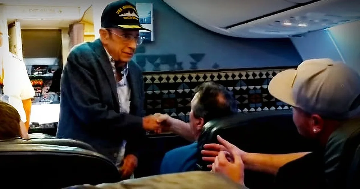 Pilot Spots WWII Vet''s Hat, Calls Him to Front of Plane. What He Does Next Has Me in Tears
