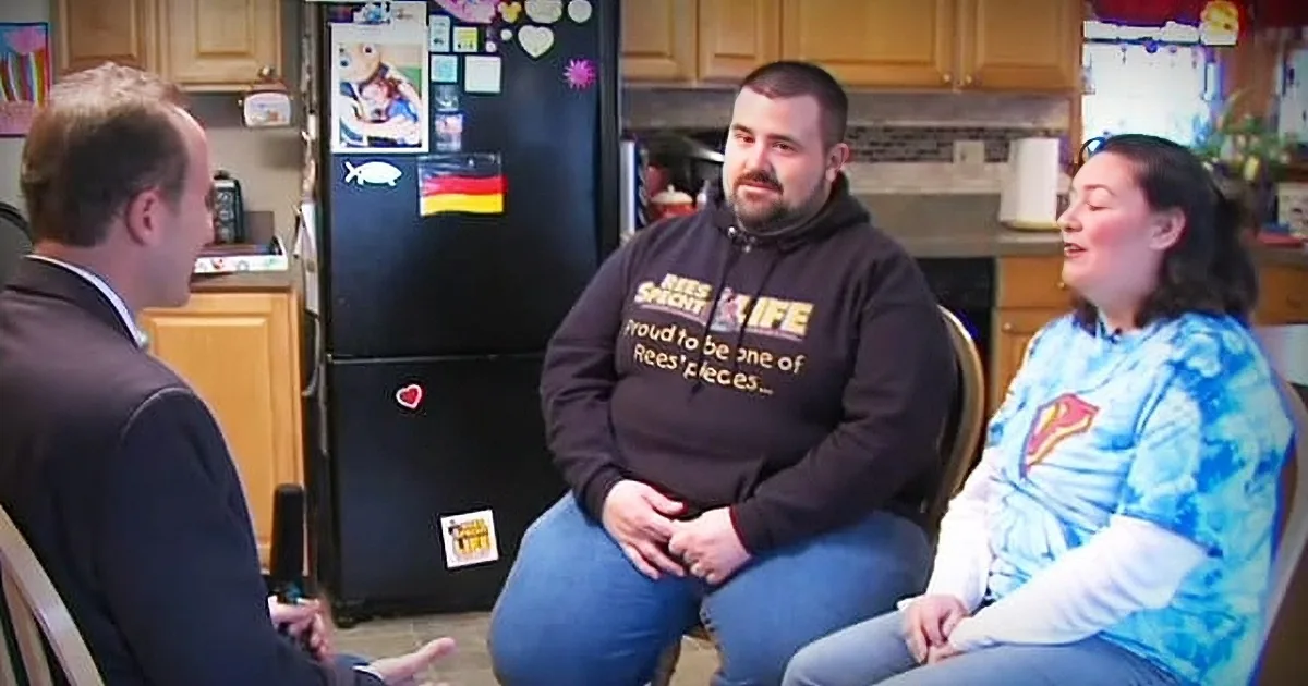 Waitress Receives Huge Tip After 2-Year-Old Dies. It Came With 3 Conditions.