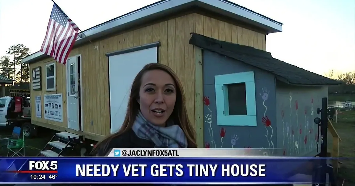 Veteran and Wife Sleep in Freezing Cold, They Are Left in Tears When Some Kids Tell Them a House Is Theirs