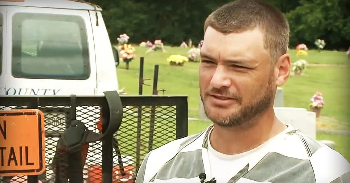 Officer Collapses Guarding Prisoners. What Inmates Do Next Leaves Sheriff in Awe