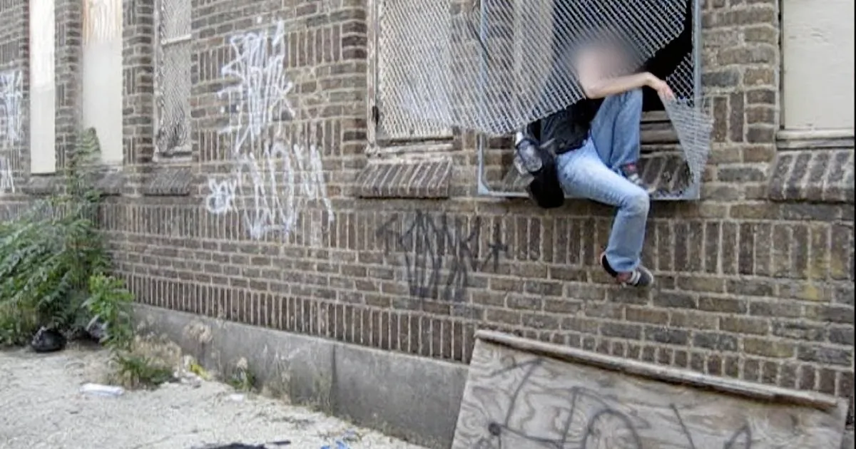 City Wants to Tear Down ''Eyesore,'' Group Transforms It for Homeless Veterans in Need