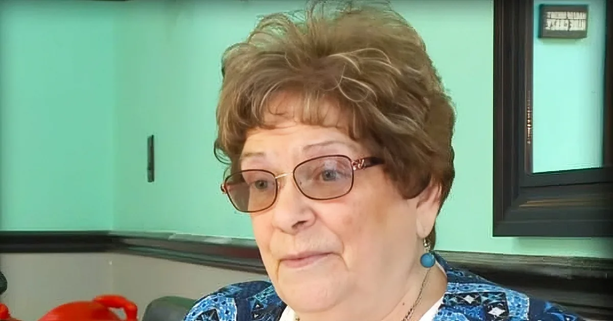 G''ma Is Terrified of Getting on Escalator, Then She Feels Someone Grab Her Hand...