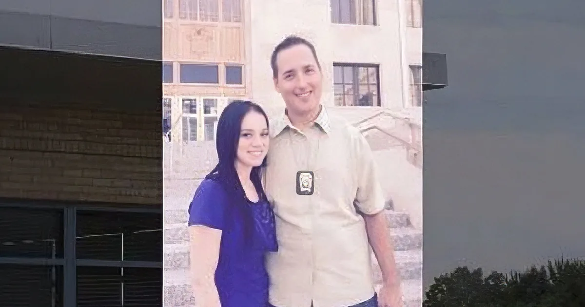 Girl Greets Cop Every Morning. When She Doesn''t One Day, He Goes Inside to Investigate