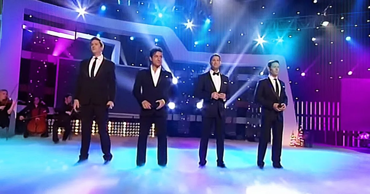 Four Friends Sing Dolly Parton, Bring House Down With Unique Twist